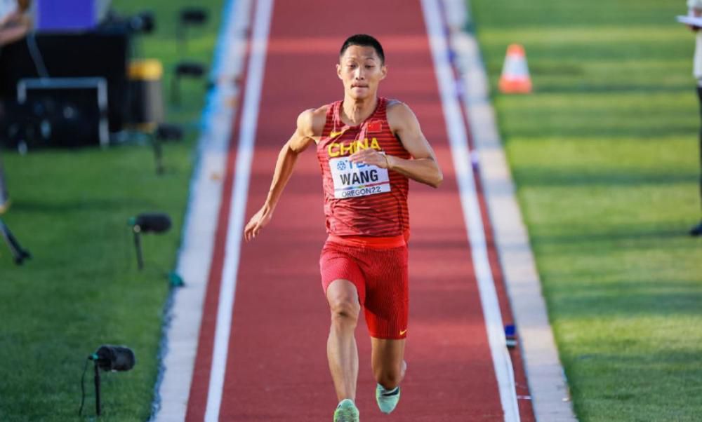 巨胸喷奶水视频www网免费