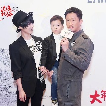 被绑在tk机上憋尿挠脚心